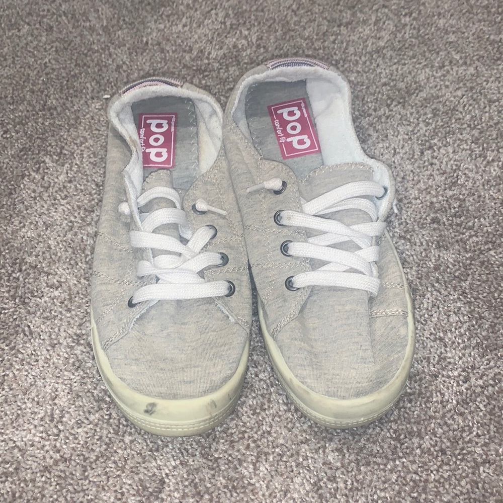 Tan Sneaker-like shoes.
